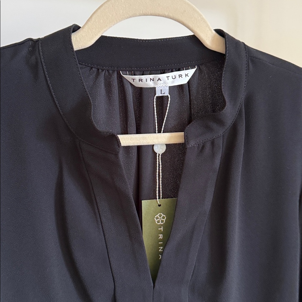 NWT! ๐ค Trina Turk Tanvi Top, Black, Size L - Picture 4 of 7